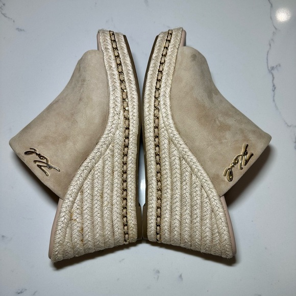 Karl Lagerfeld | ‘Corissa’ Wedge Sandal - Picture 4 of 10